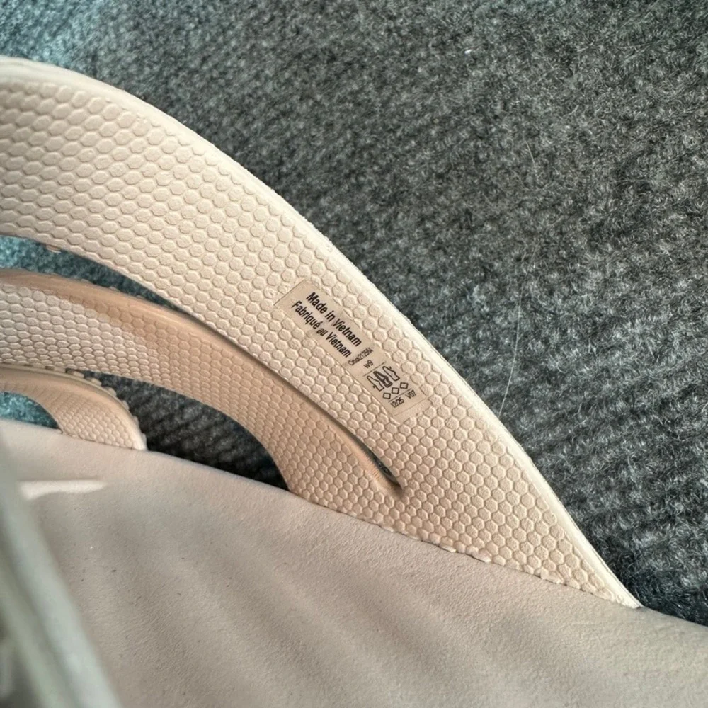 Crocs Brooklyn Strappy Low Wedge Sandals Rhinestone Blush Pink Nude Womens 9